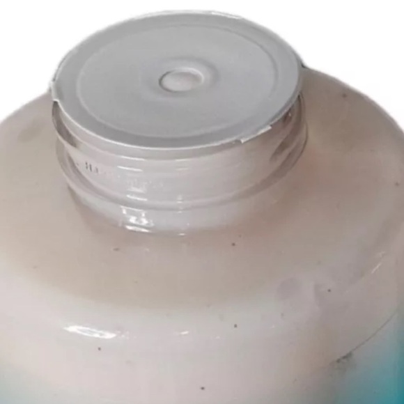 Tree Hut Candy Cane Foaming Gel Wash Hydrating Oil Complex 18 oz. LOT OF 2! - Picture 4 of 5